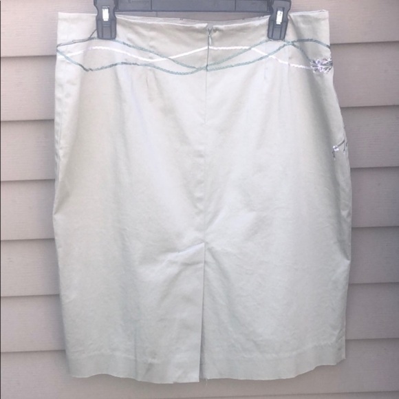 Bandolino stretch khaki & floral embroidered design skirt women’s plus size 14 - Picture 4 of 8